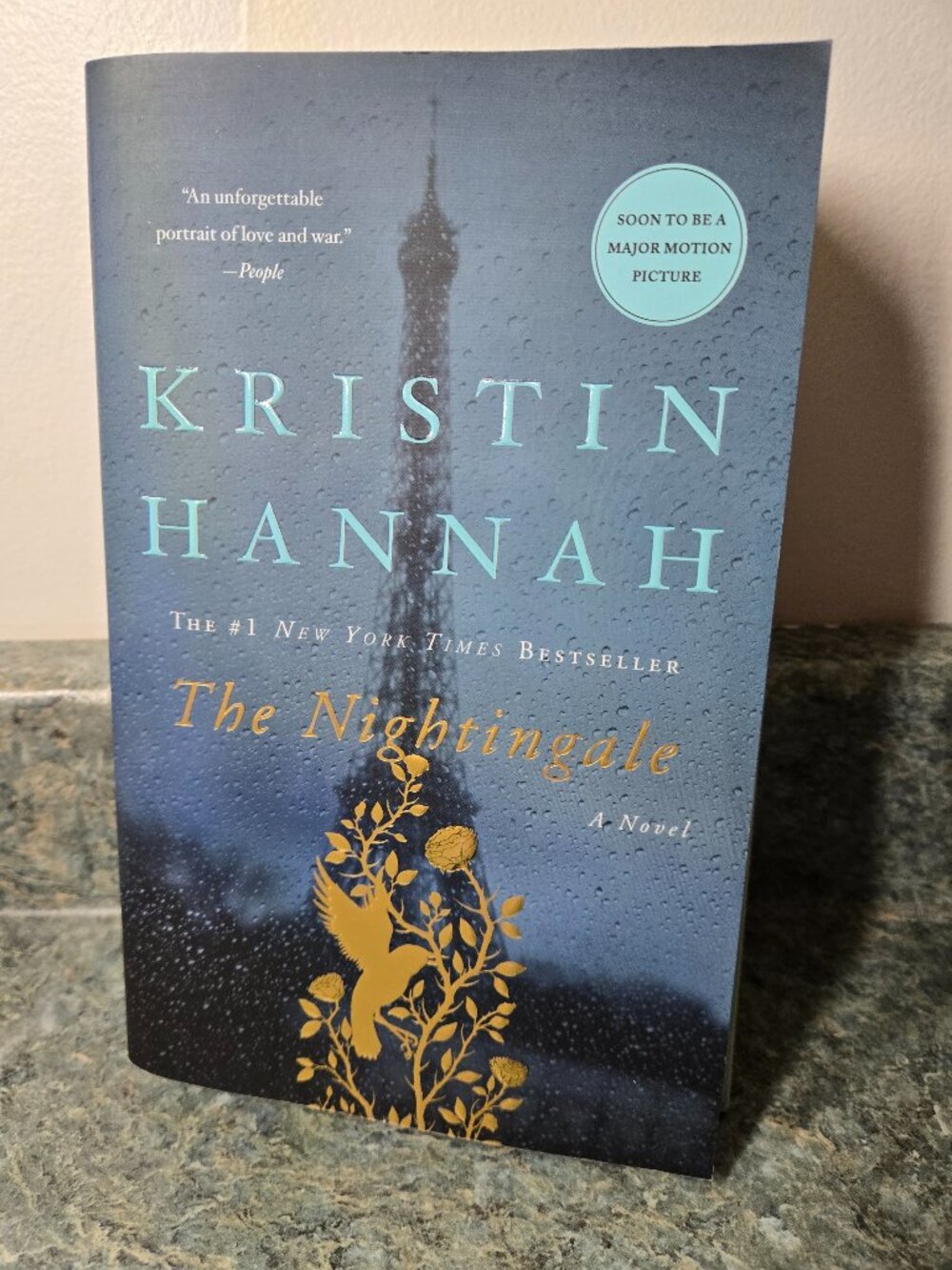 The Nightingale-Paperback Kristin Hannah